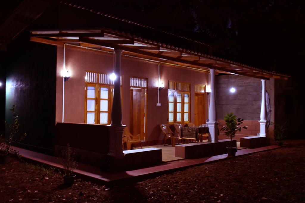 Leesa Villa Safari Resort Udawalawe Esterno foto