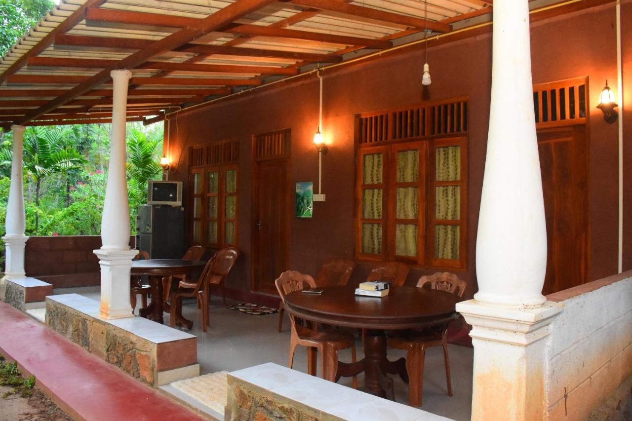 Leesa Villa Safari Resort Udawalawe Esterno foto